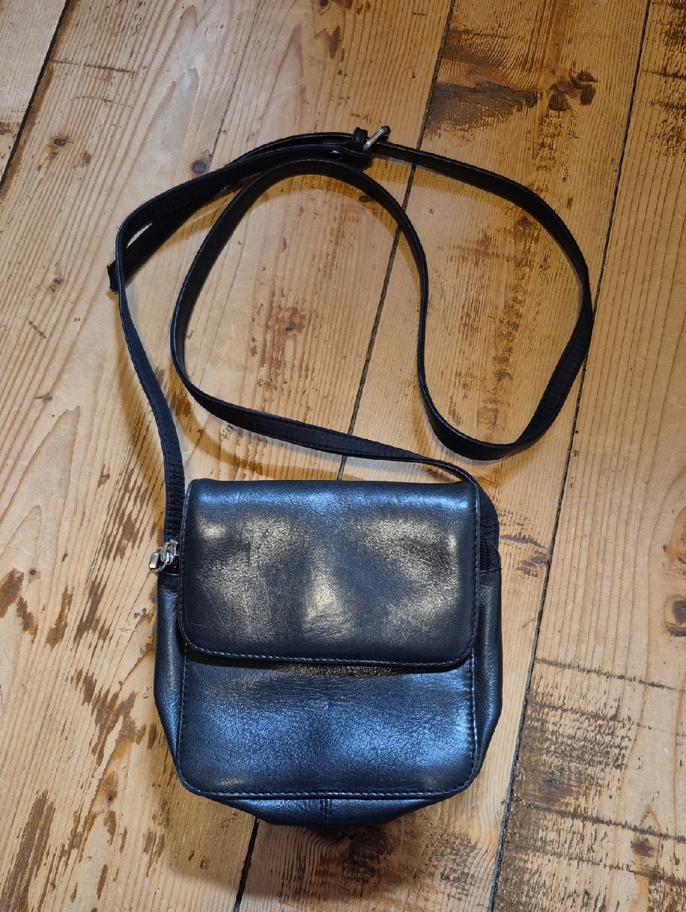 HOBO Wallet Crossbody